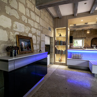 アンジェの広いコンテンポラリースタイルのLDKの画像