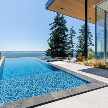 Blue Mosaic Party Pool