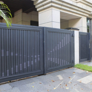 The beauty of the Magic Color series of fences and courtyard gates