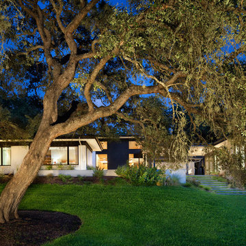 Three-Courts Residence