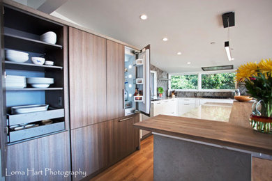 Trendy kitchen photo in Orange County