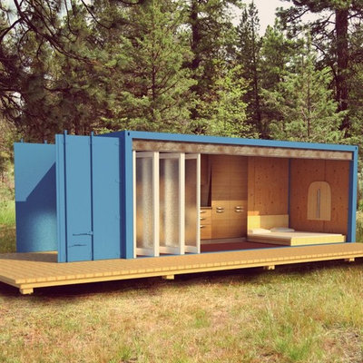Example of an urban home design design in Other