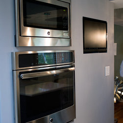 Contemporary Kitchen in Milwaukee - Ovens
