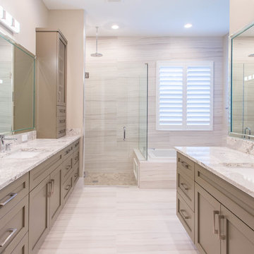Casa Elegante 1708P Master Bathroom