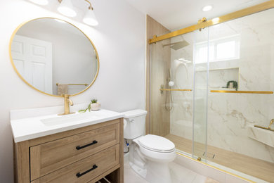 Bathroom - contemporary bathroom idea in Orange County