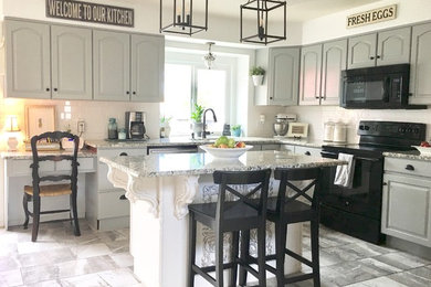Kitchen - transitional kitchen idea in Denver