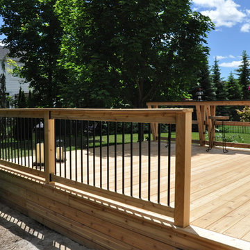 Slender Aluminum Pickets Maximize this Mississauga Deck View