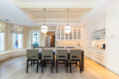 Kitchen - contemporary kitchen idea in Miami