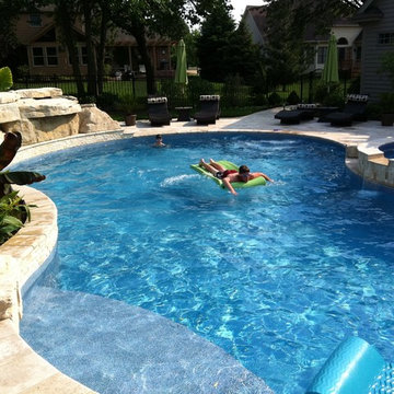 Batavia, IL swimming pool with spillover spa