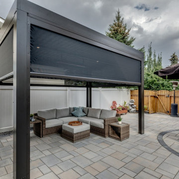 Freestanding Adjustable StruXure Pergola with Heater & Phantom Motorized Screens