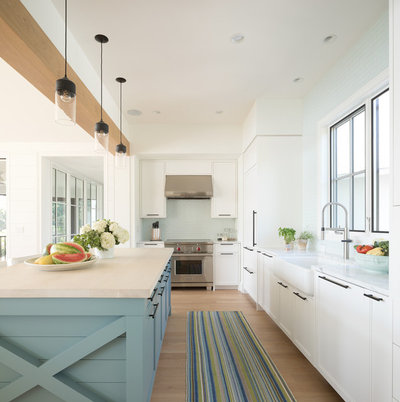 Beach Style Kitchen by Andrea Swan - Swan Architecture