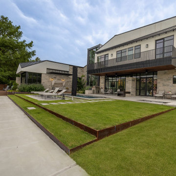 Lateral View of Lakefront Austin Residence