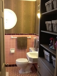 My Guest Bathroom Is Da It B A D But Not In Good Way Stay Away From Pink And Burgundy Towels Etc Here Is A Pic Of My Bathroom