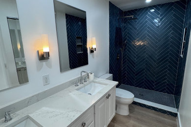 Elegant bathroom photo in Miami
