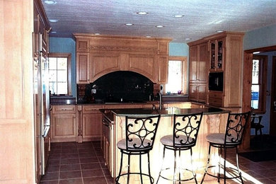 Transitional kitchen photo in Portland Maine