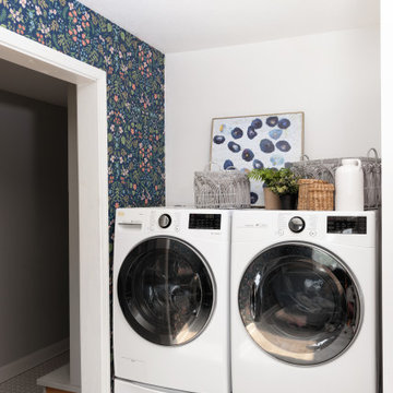 The Palace on the Pond: Laundry Room