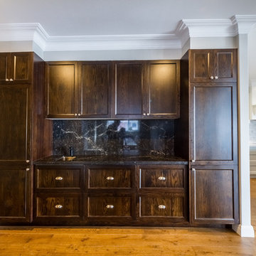 Kitchen & Bar
