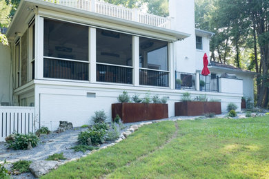 Arts and crafts porch photo in Nashville