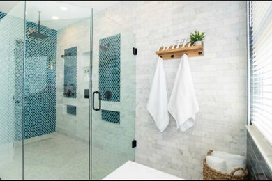 Example of a minimalist bathroom design in Orlando