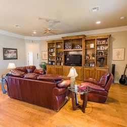 5302 Riviera Ct - Products