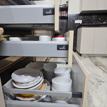 Luxury High Gloss Modular Kitchen at Windsor Palace Ballygunge Kolkata | Rogue C