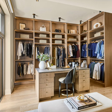 Hood Street, TX - Apartment Closet
