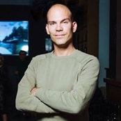 Alex Iv's photo