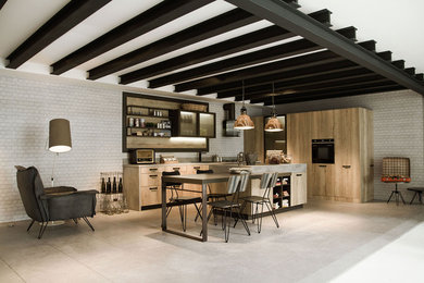 Kitchen - contemporary kitchen idea in Los Angeles