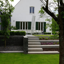 Landhaus mit Fensterläden