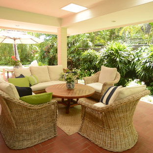 Design ideas for a tropical patio in Hawaii.