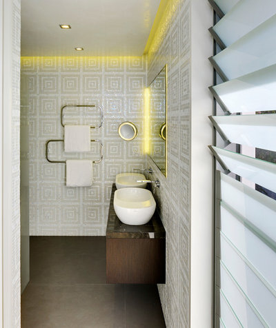 Современный Ванная комната by zaher architects