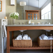 upstairs full bath