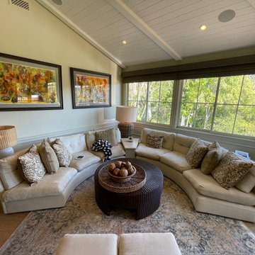 Home Theater | Cozy Bar in Beverly Hills Family Room