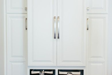Kitchen - transitional kitchen idea in DC Metro