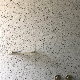 Idées déco pour une grande salle de bain principale moderne avec une douche ouverte, un carrelage de pierre, sol en terrazzo, un plan de toilette en terrazzo et aucune cabine.