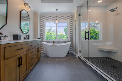 Example of a bathroom design in San Diego