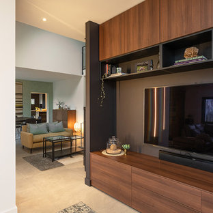 Inspiration for a contemporary home theater remodel in Rennes