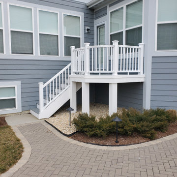 TimberTech Stone Ash Deck with White Radiance Rails in Hawthorn Woods, IL