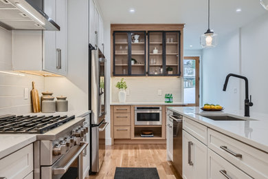 Example of a 1950s kitchen design in Baltimore