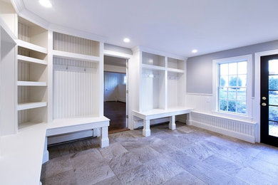 Entryway - traditional entryway idea in Bridgeport