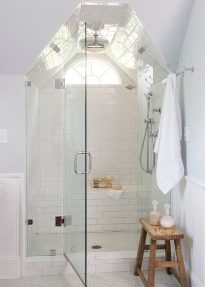 Классический Ванная комната by Brian Patterson Designs, Inc.