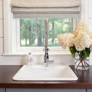 A Stylish and Functional Laundry Room