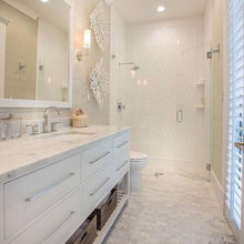 .master bath.