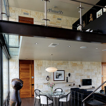 A Glass House in the Hill Country