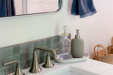 Example of a trendy bathroom design in Boston