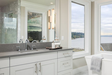 Example of a bathroom design in Seattle