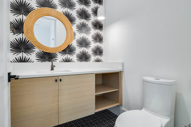 Design ideas for a contemporary bathroom in Orlando.