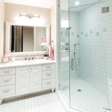 Claire's Jr. Suite Bathroom