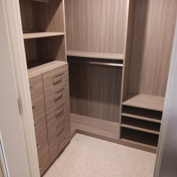 Small Walk-In Closets