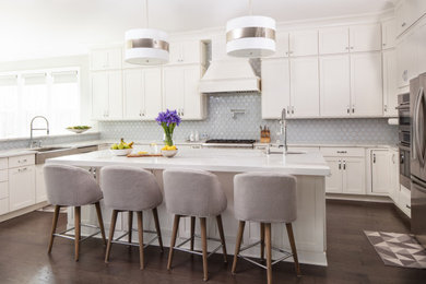 Kitchen - transitional kitchen idea in Raleigh